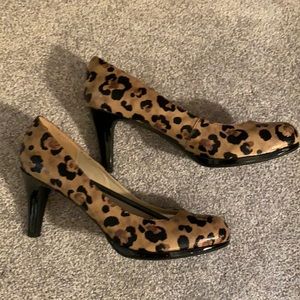 Women’s size 10 1/2 M animal print pumps